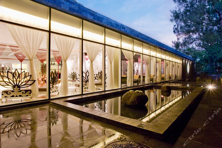 桂林愚自樂園現(xiàn)代藝術(shù)酒店